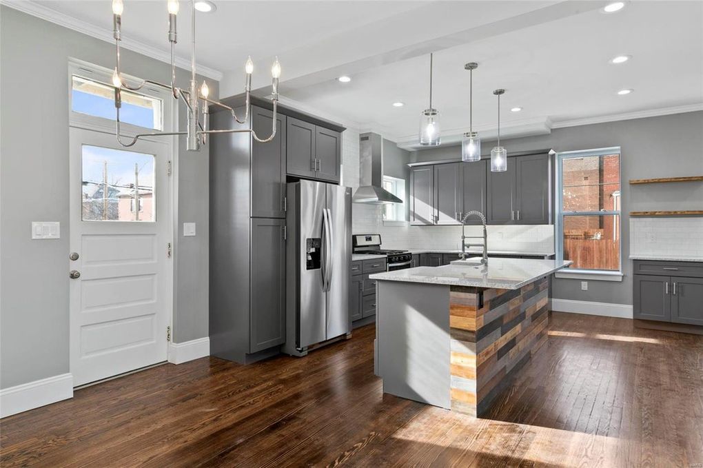This is a St. Louis, Missouri kitchen remodel
